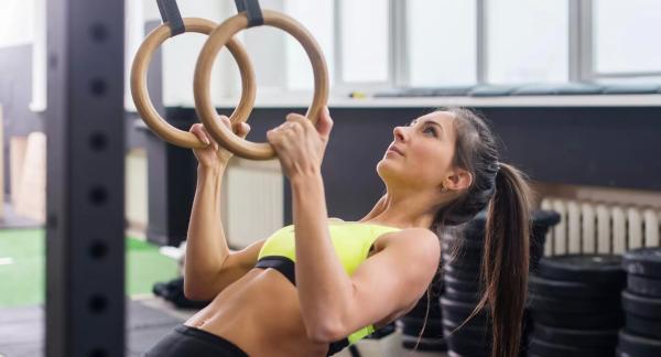 Австралийские подтягивания: какие мышцы работают, техника выполнения (видео) Австралийские подтягивания: какие мышцы работают, техника выполнения (видео)