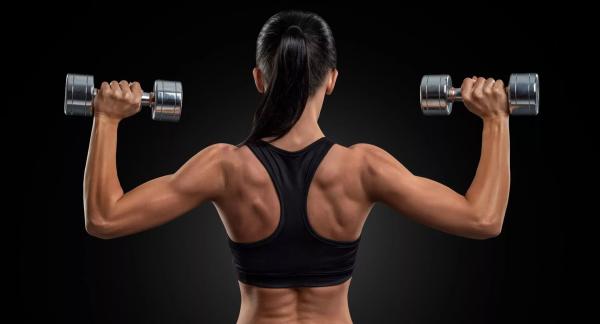 Лучшие упражнения на среднюю дельту: польза и техника выполнения (видео)