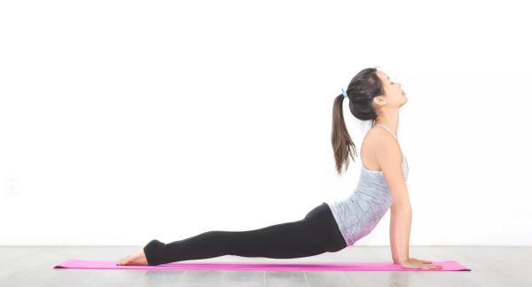 15 лучших упражнений лежа на спине, животе и на боку