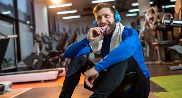 Почему мы теряем мышечную массу и что с этим делать + план питания и упражнения (видео)