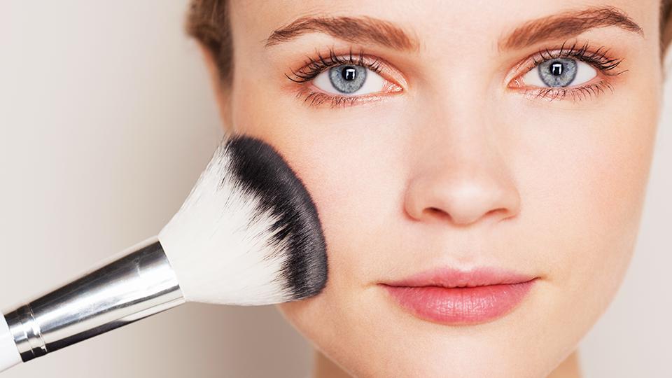 Какая косметика нужна для макияжа: советы профессионала