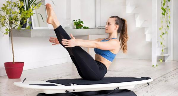 Поза лодки (Парипурна Навасана): в чем польза и техника выполнения