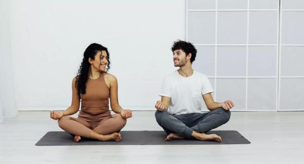 Поза лодки (Парипурна Навасана): в чем польза и техника выполнения