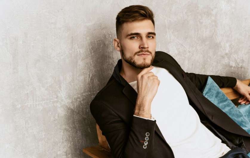 «Бриллиантовая челюсть»: почему мужчины повально увеличивают лицо «Бриллиантовая челюсть»: почему мужчины повально увеличивают лицо