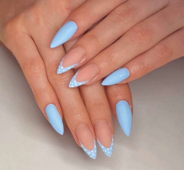 Египетские ногти и трендовый «бэйби блю»: идеи нейл-дизайна в синих тонах Египетские ногти и трендовый «бэйби блю»: идеи нейл-дизайна в синих тонах