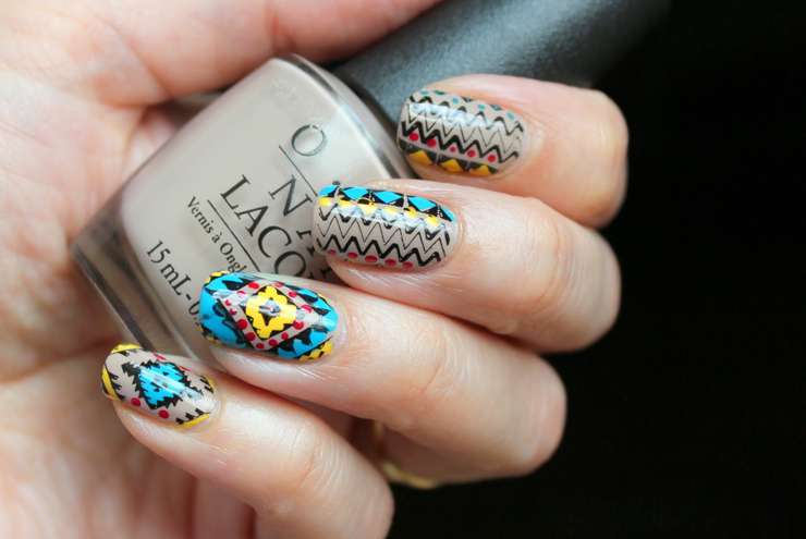 Этнический шик на кончиках пальцев: что такое маникюр-бохо, как его выполнять