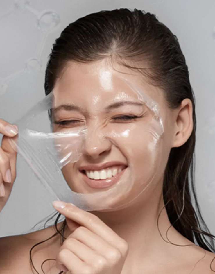 Маска-пленка: тренд в уходе за кожей, популярный в 90-е Маска-пленка: тренд в уходе за кожей, популярный в 90-е