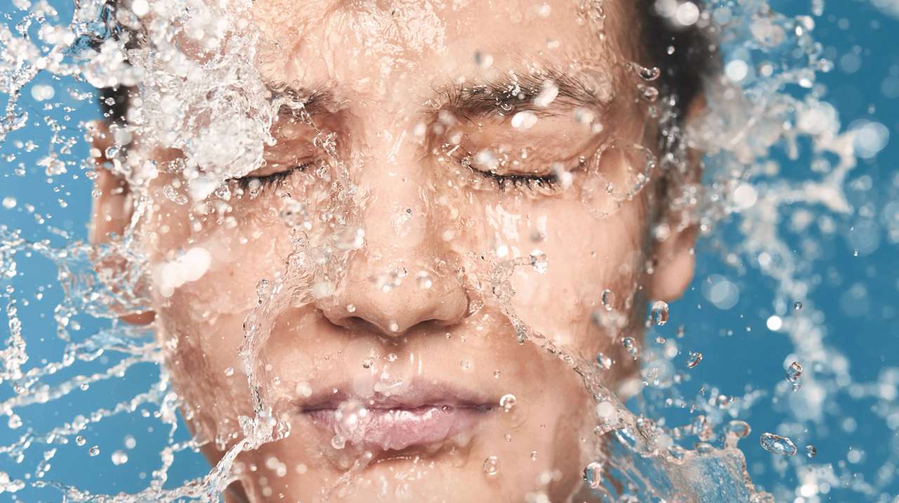 Умывайтесь правильно: 7 секретов для красивой кожи