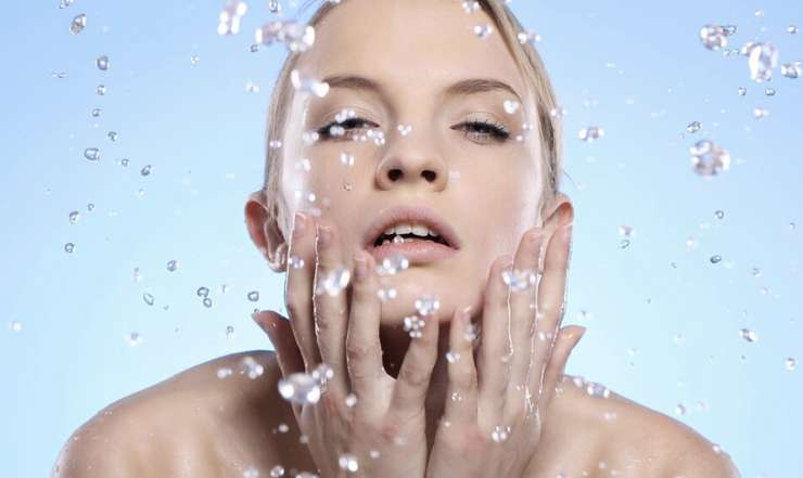 Важные правила ухода за жирной кожей летом — никакого блеска