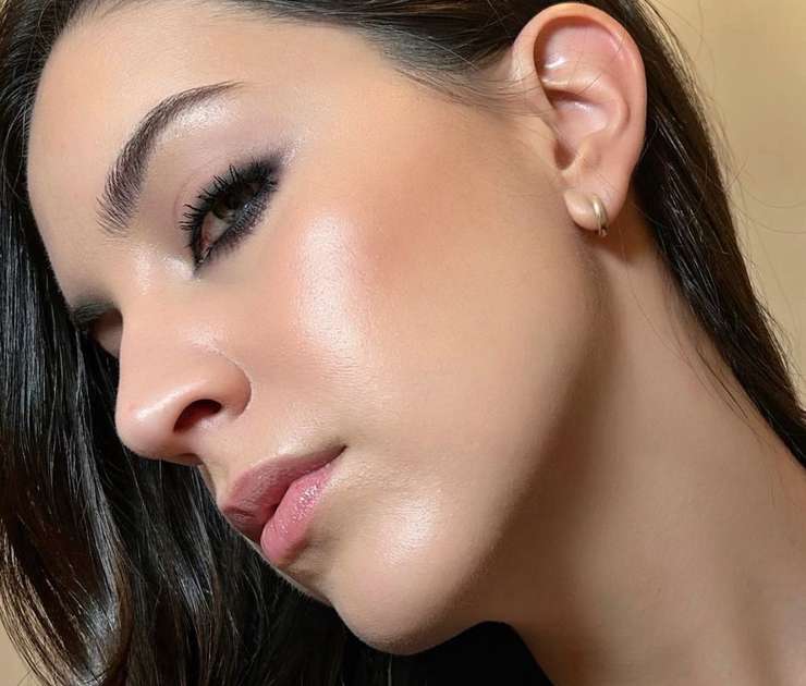 Во всем блеске и цвете: тренды макияжа лета 2024 Во всем блеске и цвете: тренды макияжа лета 2024